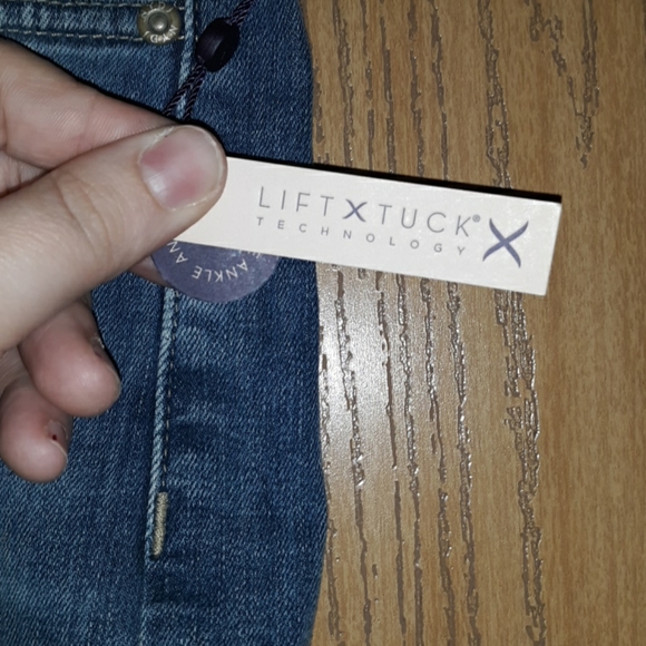 Medium Wash NYDJ Ami Skinny Jeans - Picture 3 of 3